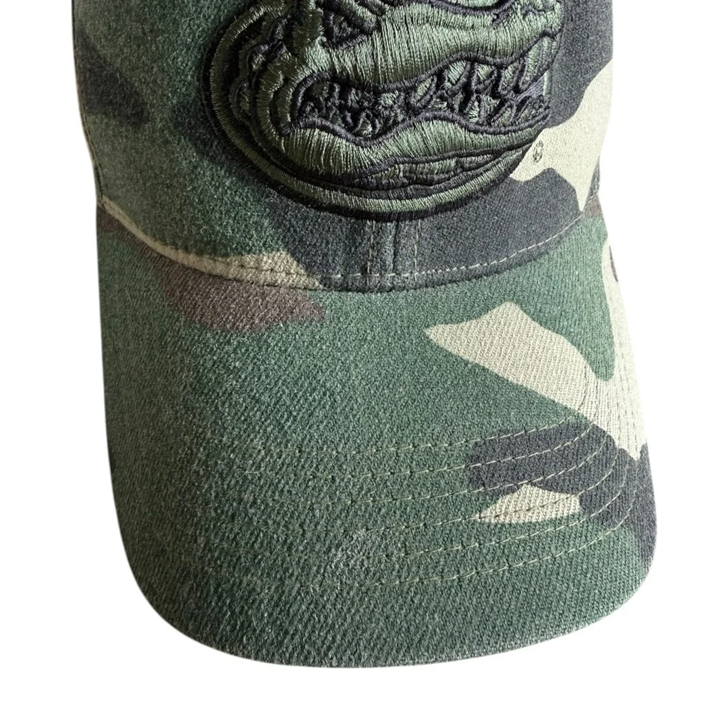 Men’s Top of the World One Fit Florida Gator Camo Collegiate Hat - Picture 3 of 11